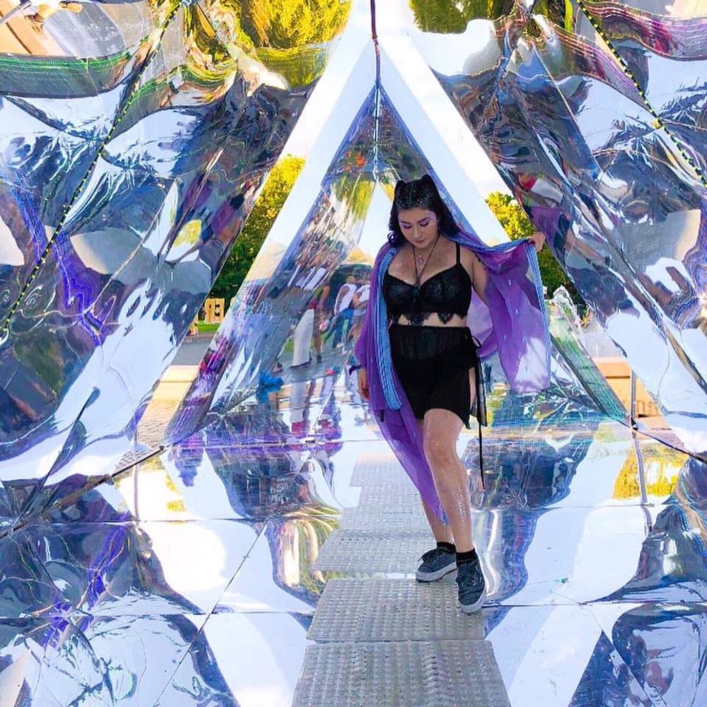 Meet your Posher, Ari